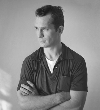 Jack Kerouac a braccia incrociate, ritratto in bianco e nero di Tom Palumbo